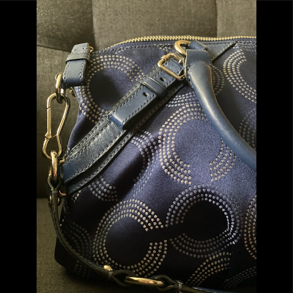 Excellent Cond. Coach Satchel Navy Blue👜👛 - Picture 3 of 9